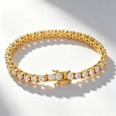 Tennis bracelet with full diamond studs