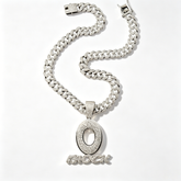 O-letter pendant necklace