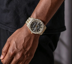 DJLLO Diamond Studded Gold Watch